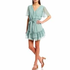 Buy ⌛ B. Darlin Short Sleeve Flutter Sleeve Tie Front 👗 Dress Sage/off White 🥰