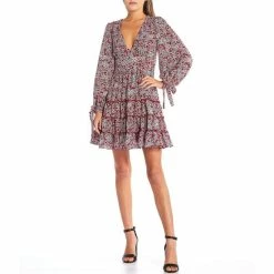 Best Pirce 🥰 B. Darlin Long Sleeve V-Neck Tiered Ditsy Print 👗 Dress Red/off-white/black 🔥