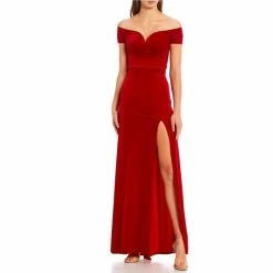 Brand new ✔️ B. Darlin Off-The-Shoulder Long Velvet 👗 Dress Red 🌟