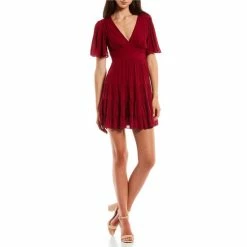 Best reviews of ⌛ B. Darlin Flutter Short-Sleeve Deep V-Neck Ruffled Tier Fit-And-Flare 👗 Dress Hunter 😀